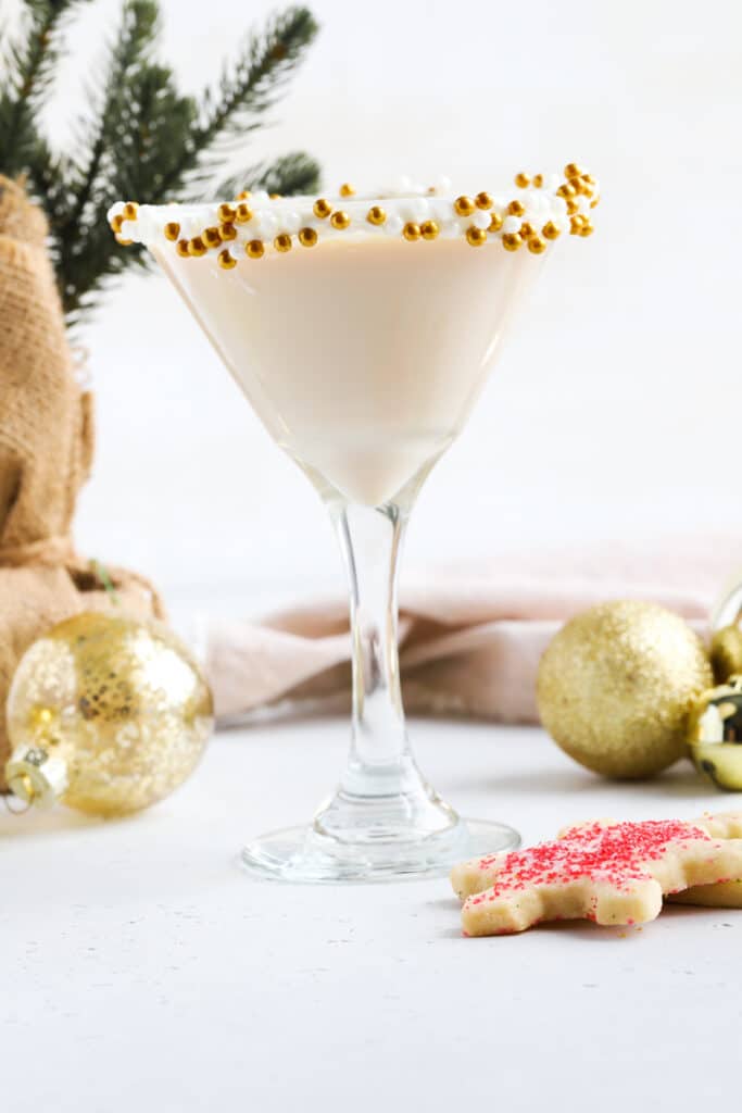 sugar cookie martini with cookies